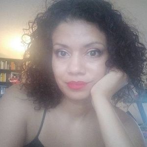 Meet your Posher, Aisha